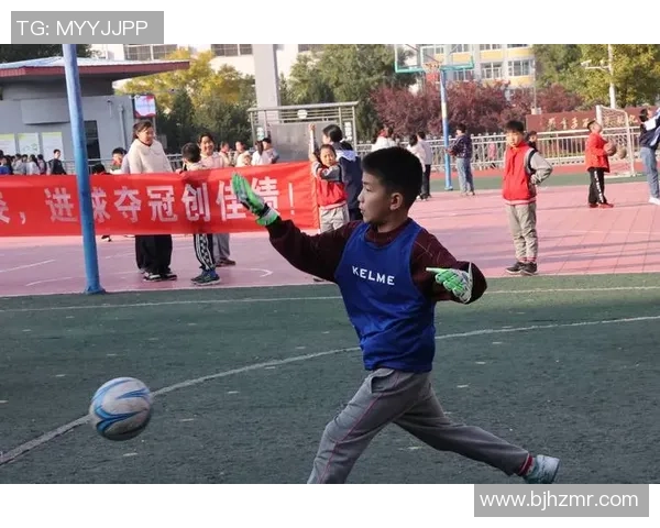 模仿足球明星奔跑姿势训练技巧提升速度与灵活性的方法 模仿足球明星奔跑姿势训练技巧提升速度与灵活性的方法