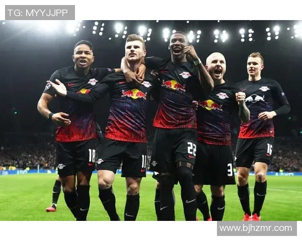 球星风采尽显 足球背包训练包带你领略赛场传奇荣耀 球星风采尽显 足球背包训练包带你领略赛场传奇荣耀